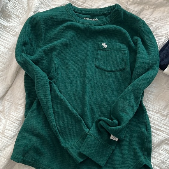 Abercrombie and Fitch long sleeve shirts - Picture 6 of 7